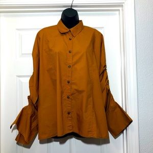 Free People button down rutched sleeve blouse med